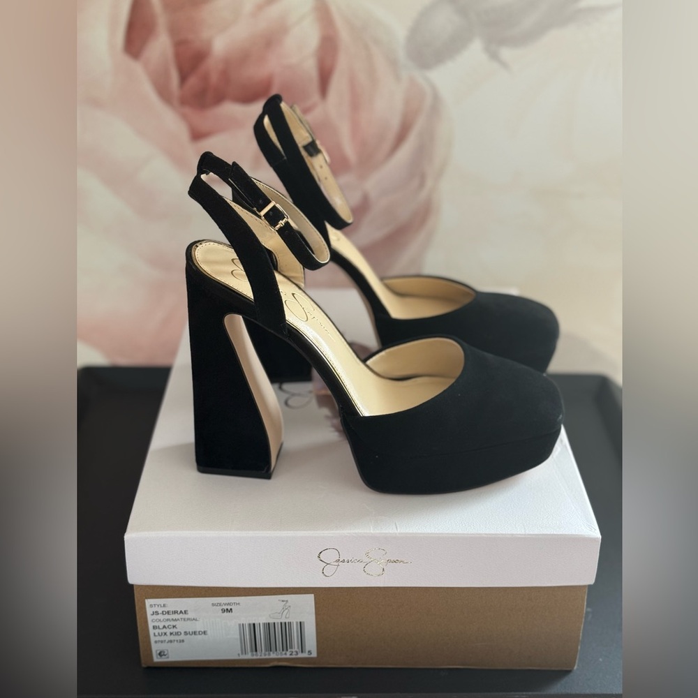 Jessica Simpson Women’s Deirae Block Platform Heels